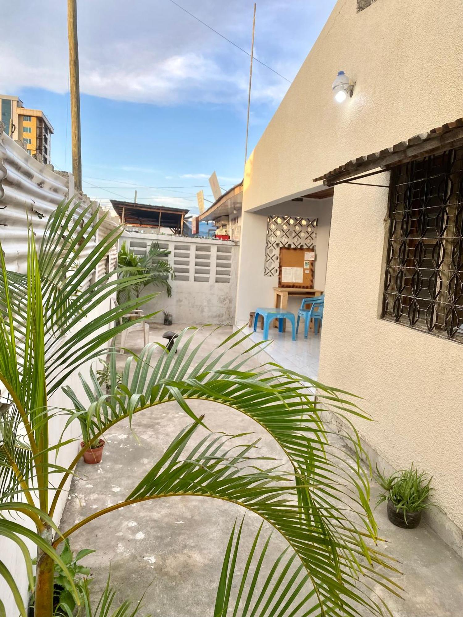 The Nest Haven Hostel Dar es Salaam Ngoại thất bức ảnh